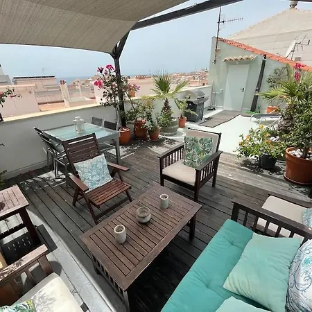 Preciosa Casa En El Centro Con Azotea Y Patio Sitges
